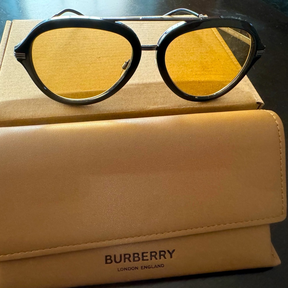 Burberry Jude Spring 23’ Collection